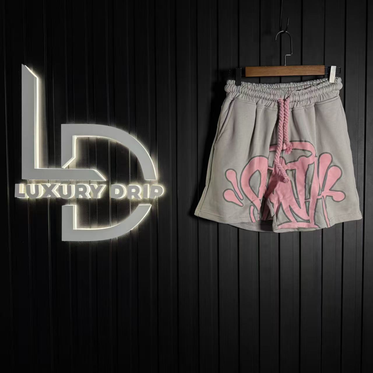 SYNA WORLD LOGO T-SHIRT – SHORT SET – GREY/PINK