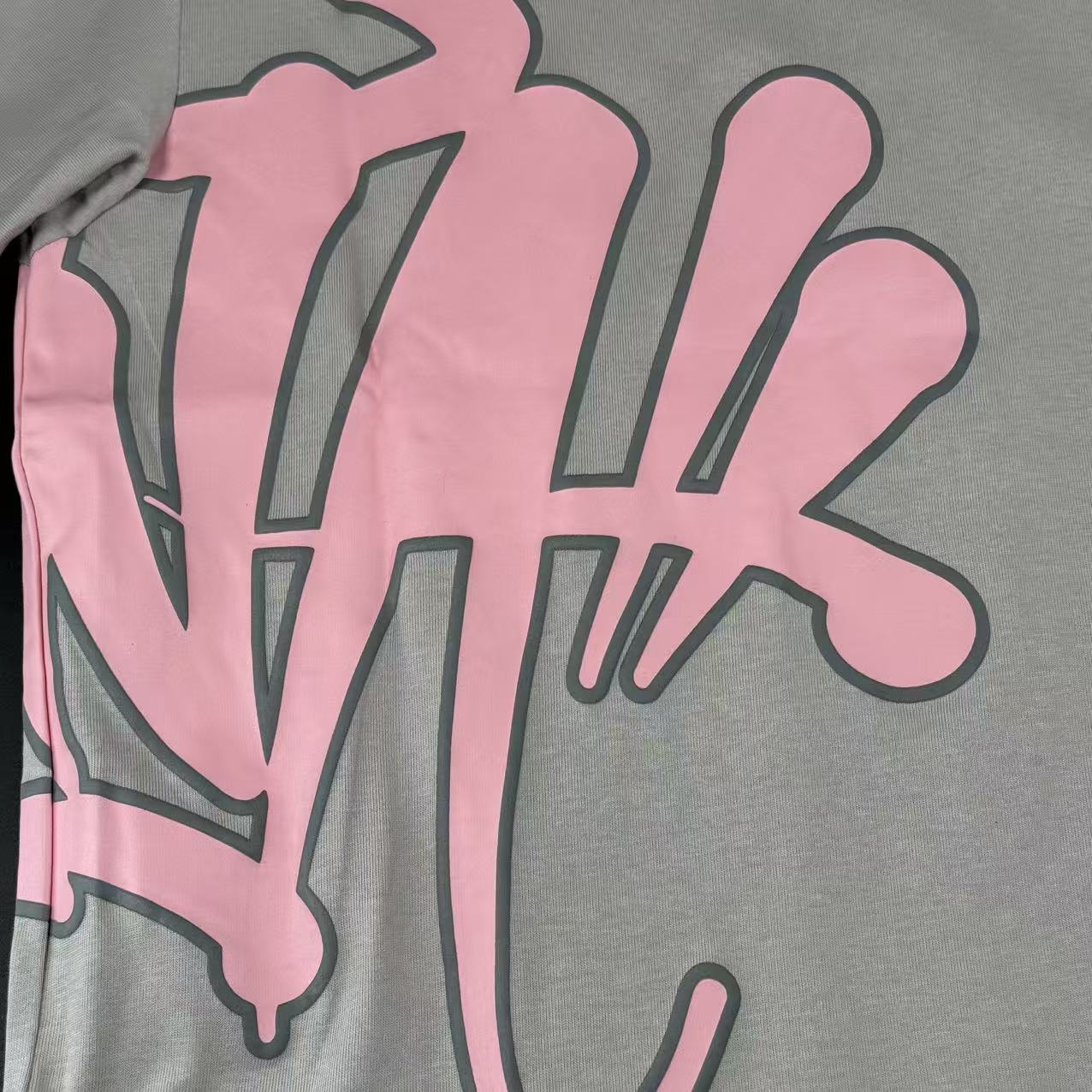 SYNA WORLD LOGO T-SHIRT – SHORT SET – GREY/PINK