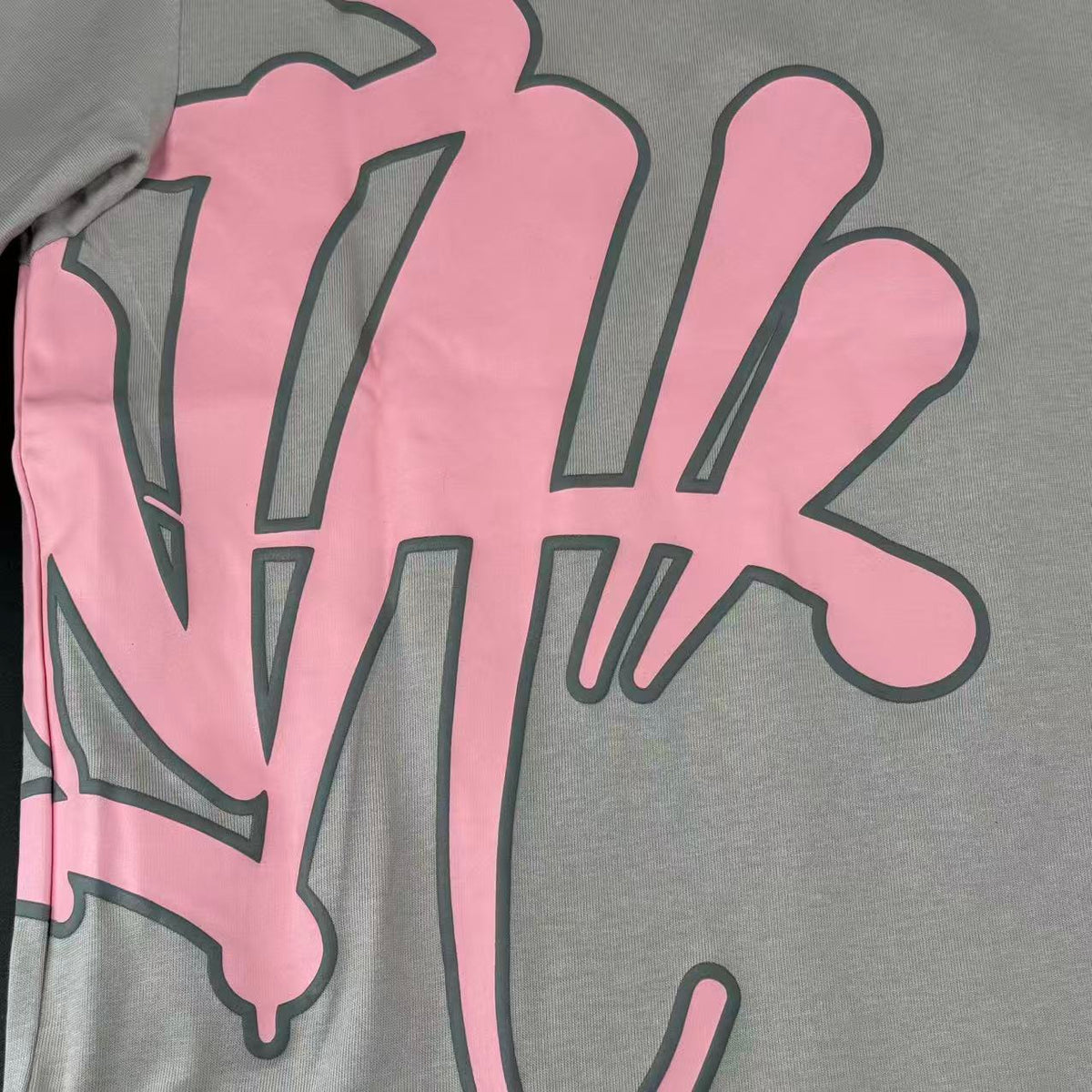 SYNA WORLD LOGO T-SHIRT – SHORT SET – GREY/PINK