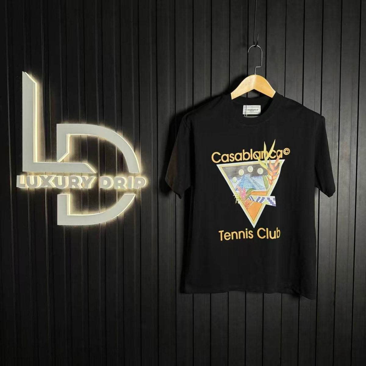 T-SHIRT