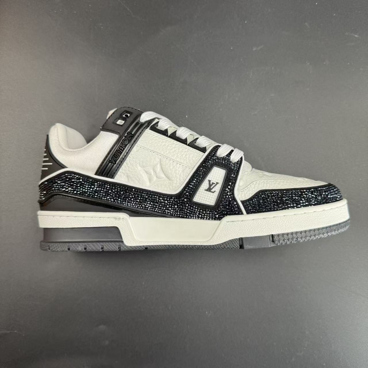 Trainer x Swarovski