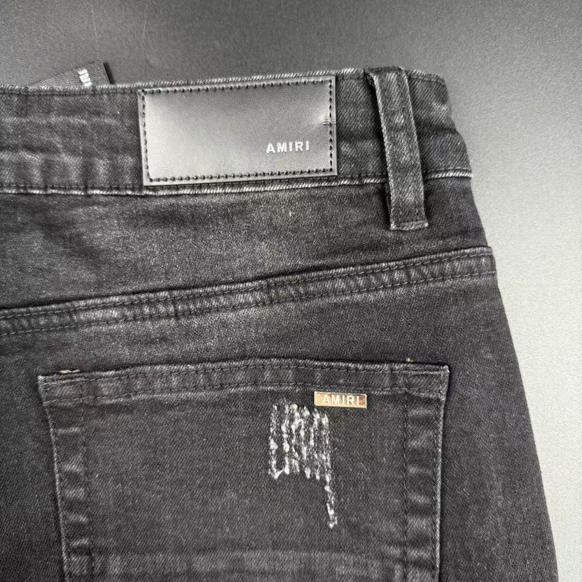 JEANS– WHITE LOGO