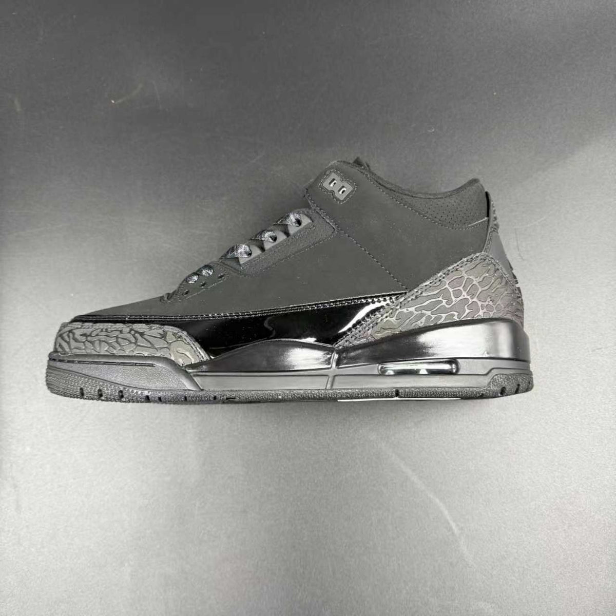 J3 RETRO BLACK CAT