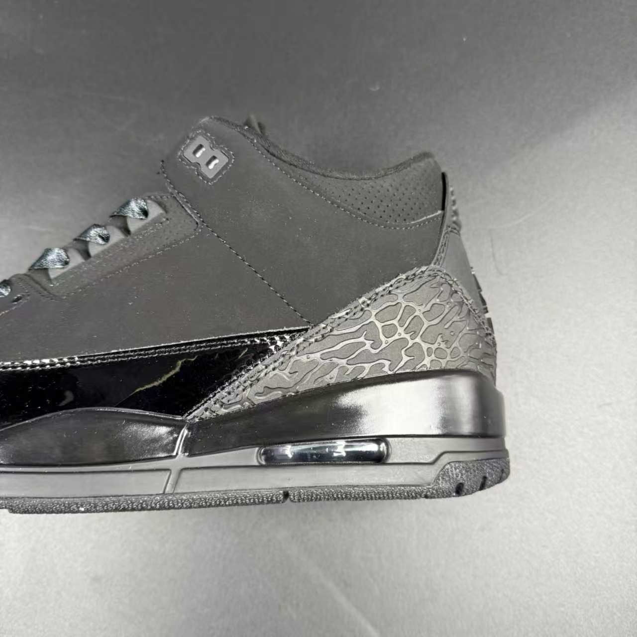 J3 RETRO BLACK CAT