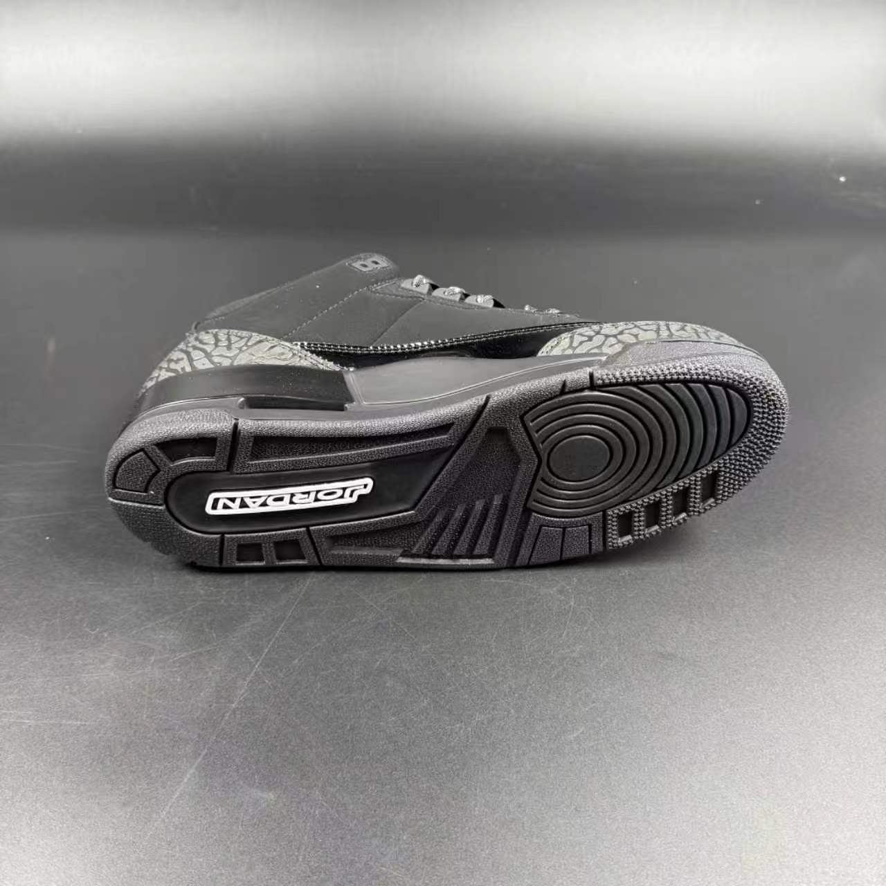 J3 RETRO BLACK CAT