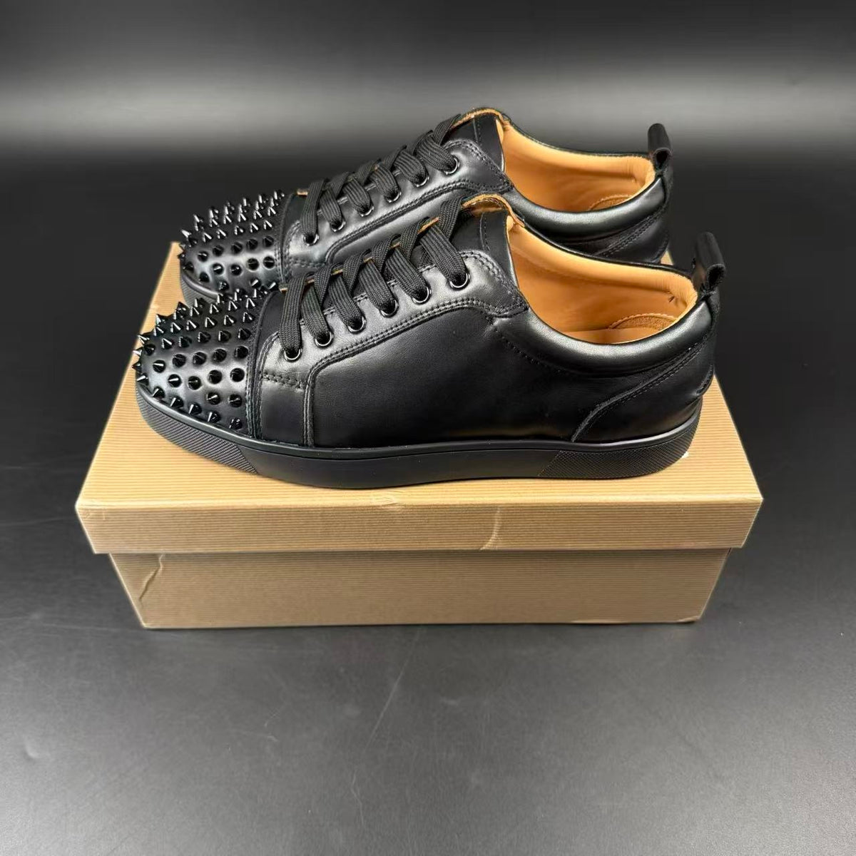 LBTN – Louis Junior Spikes Black