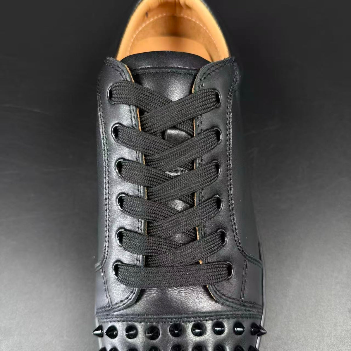 LBTN – Louis Junior Spikes Black