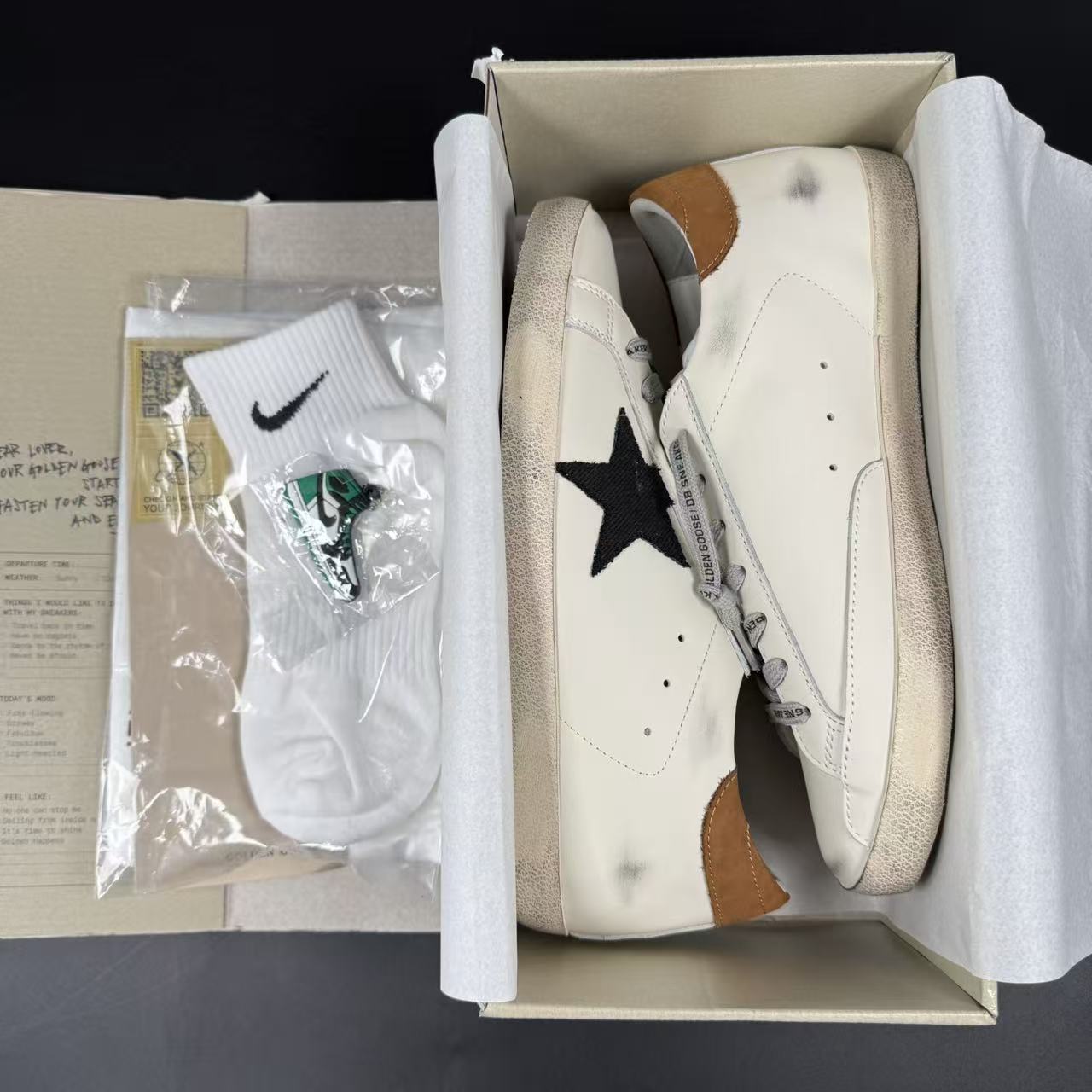 GOLDEN GOOSE