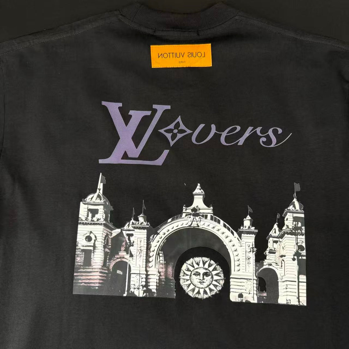 T-SHIRT