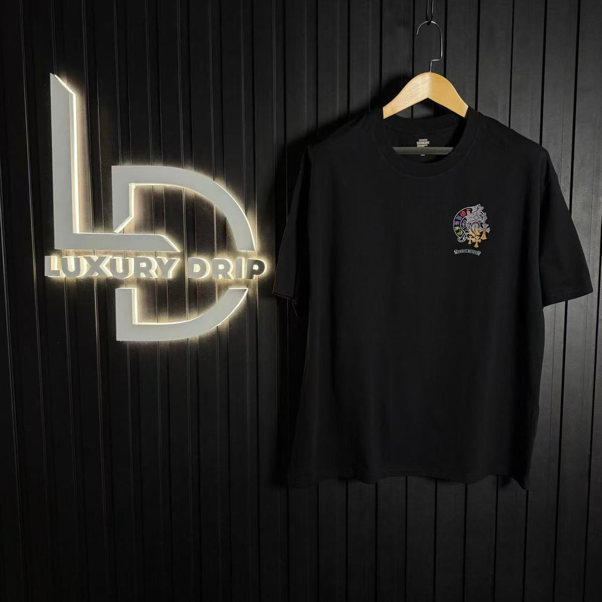T-SHIRT