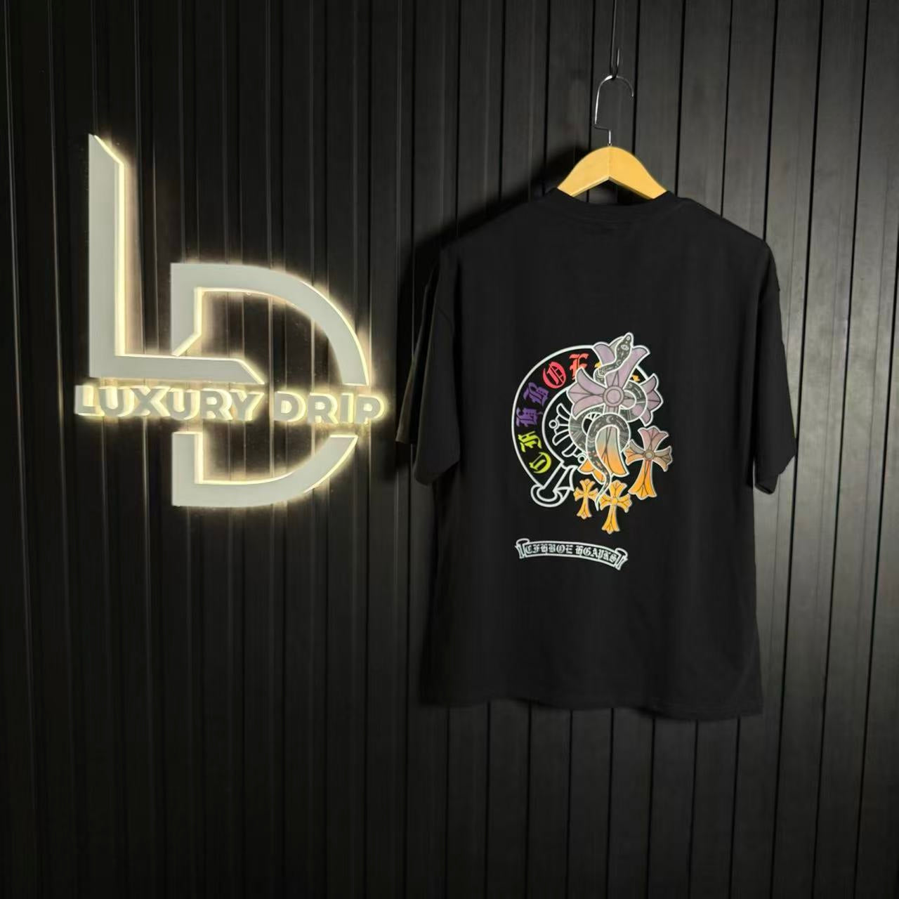 T-SHIRT