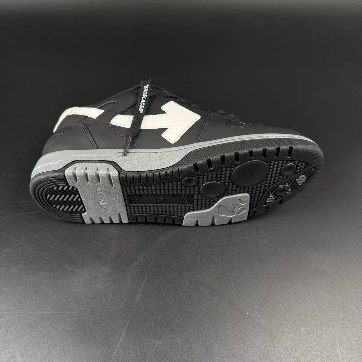 OFF-WHITE OUT OF OFFICE
