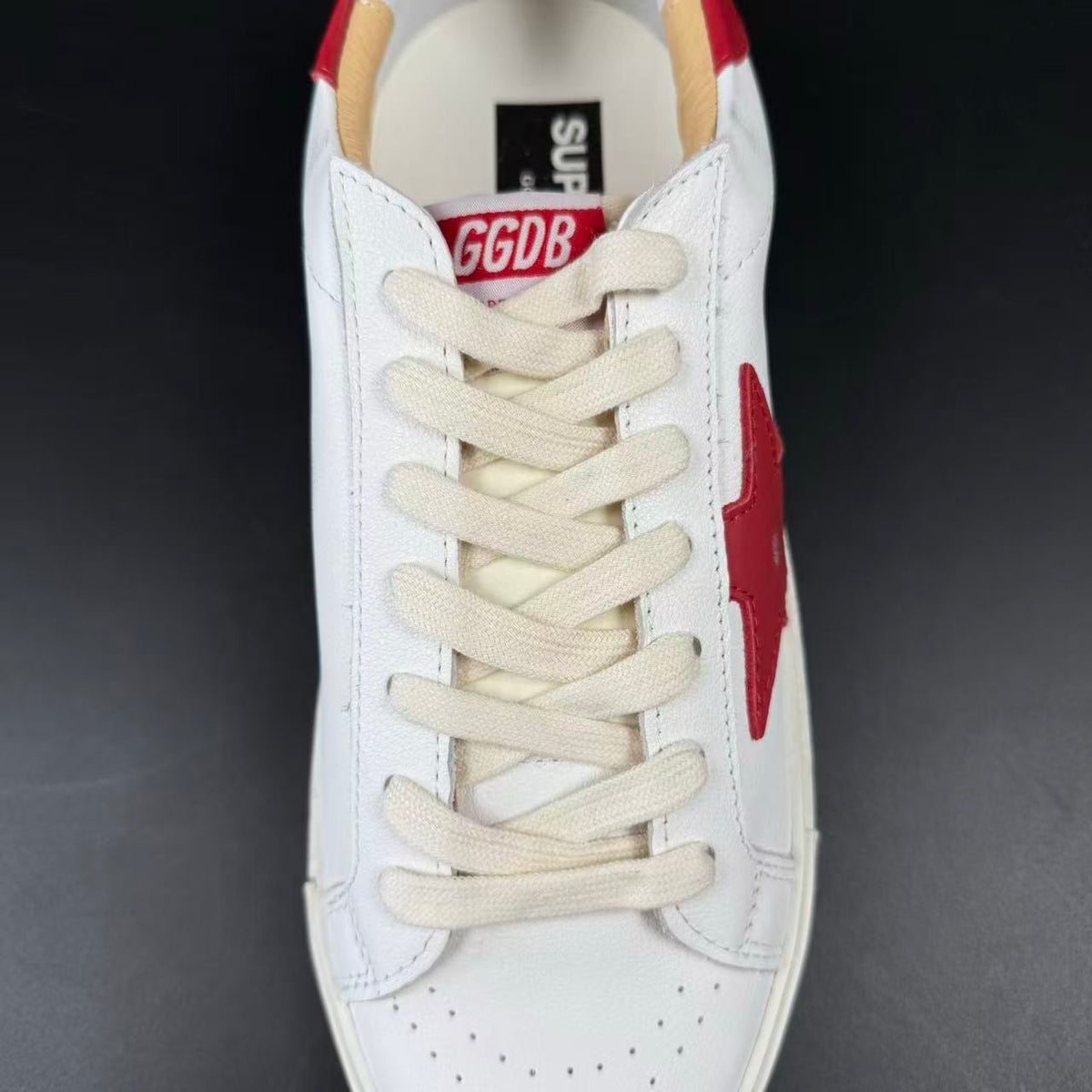 GOLDEN GOOSE