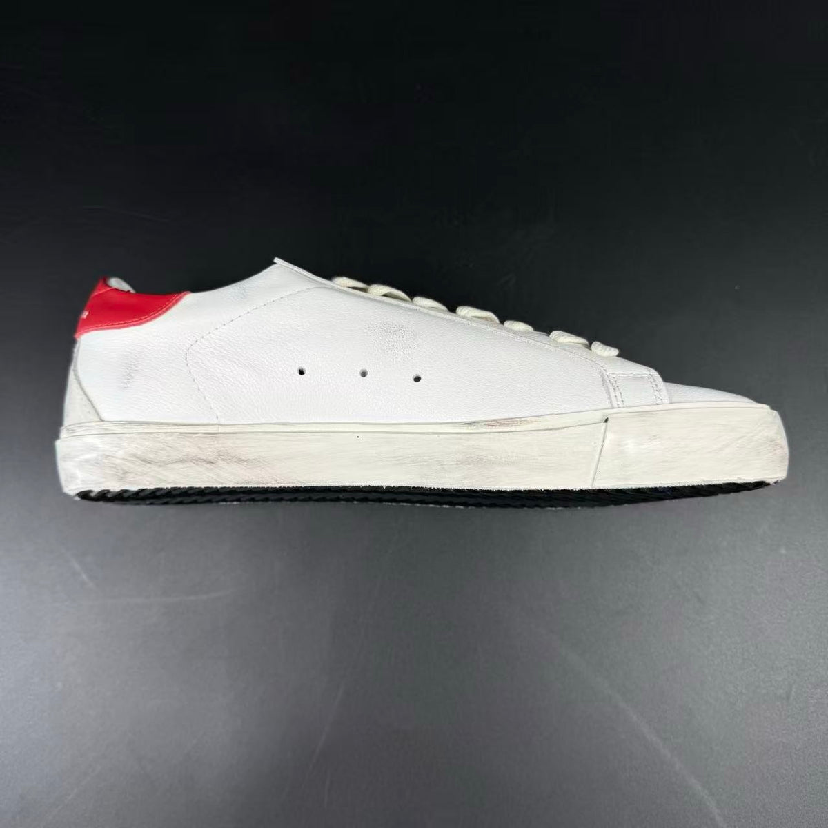 GOLDEN GOOSE