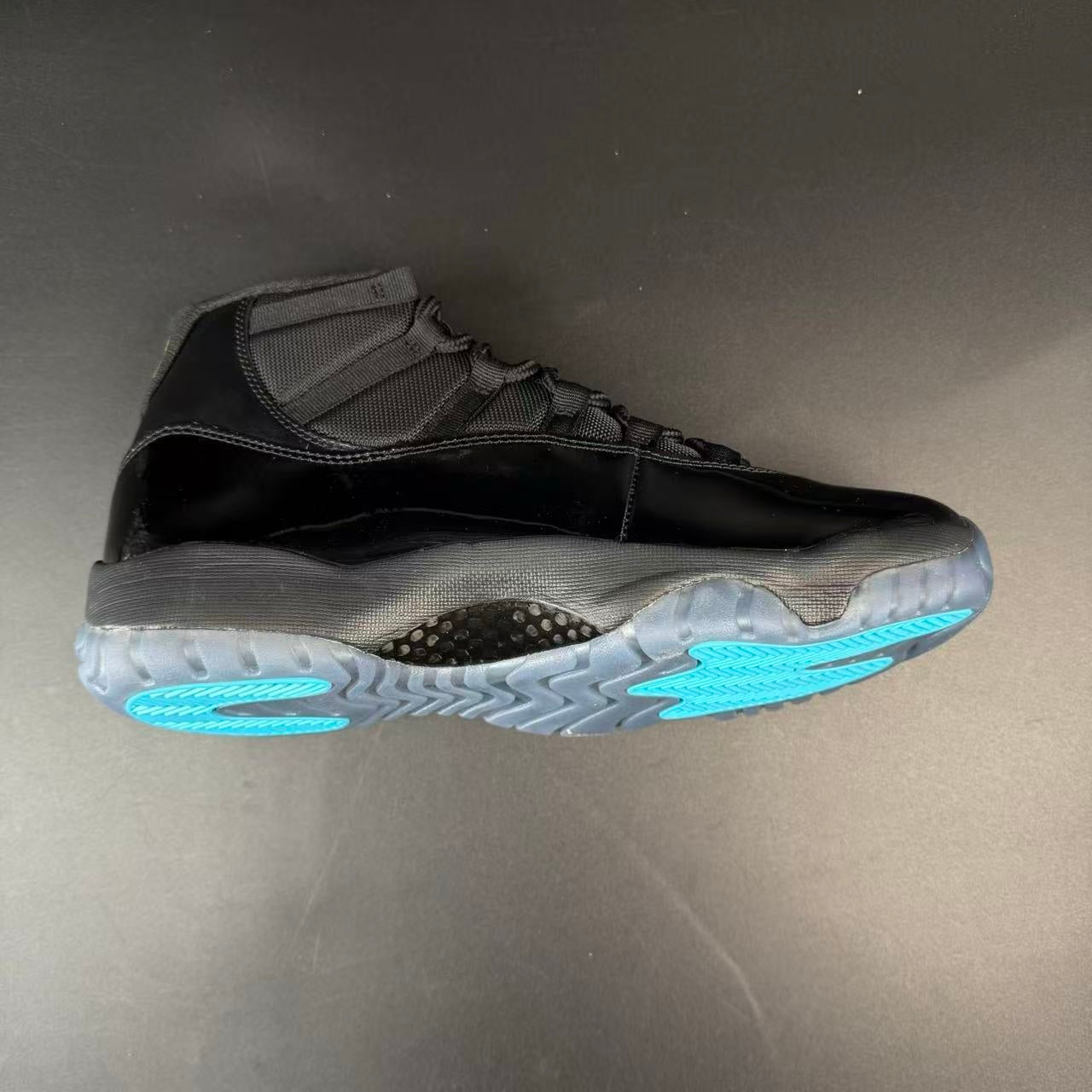 J11 RETRO GAMMA