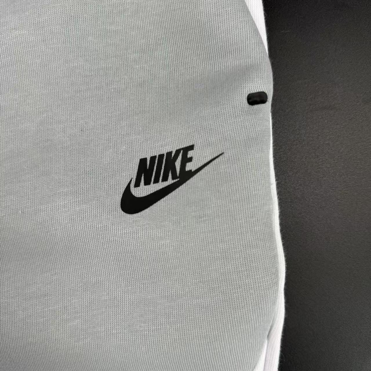 NK TECH FLEECE – GREY/WHITE (completa)