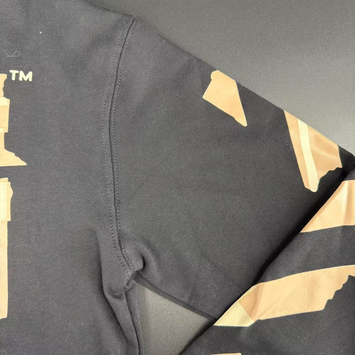 HOODIE – OFF-W.