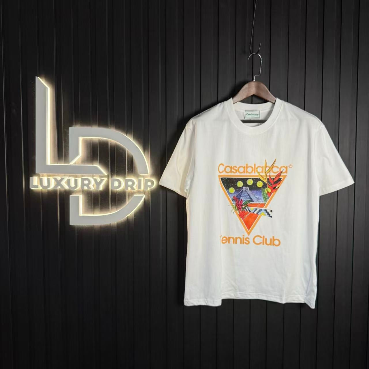 T-SHIRT