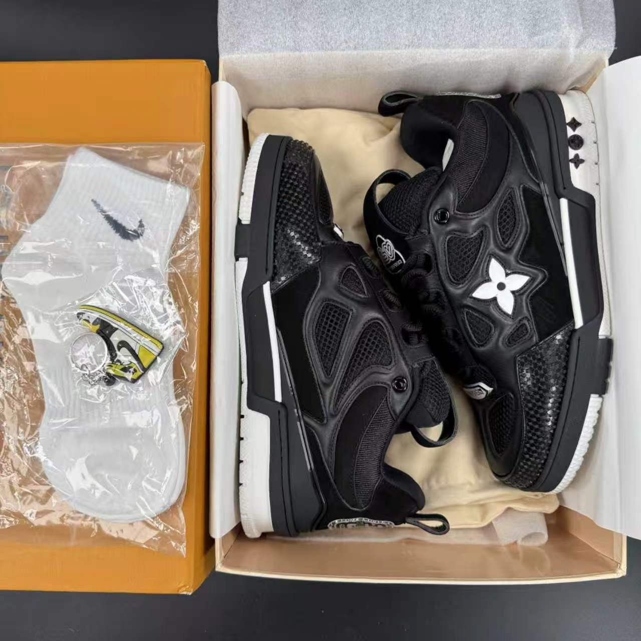 Skate Sneaker Black White