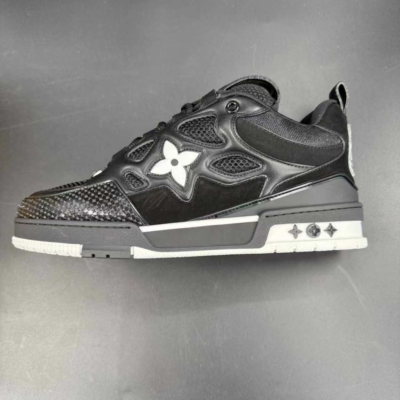 Skate Sneaker Black White