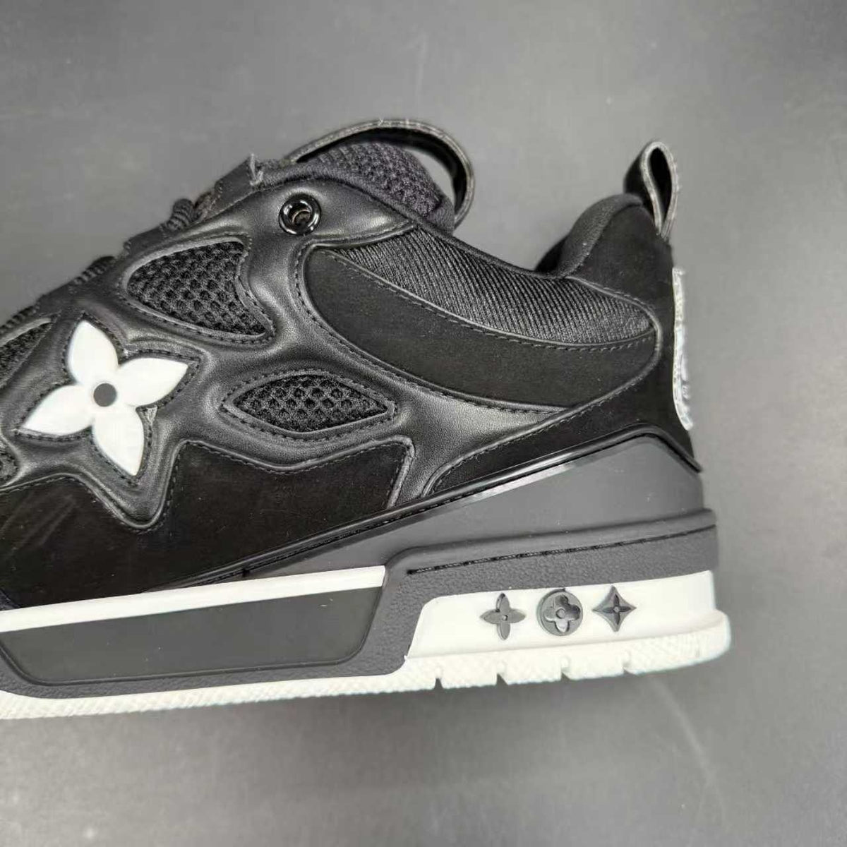 Skate Sneaker Black White