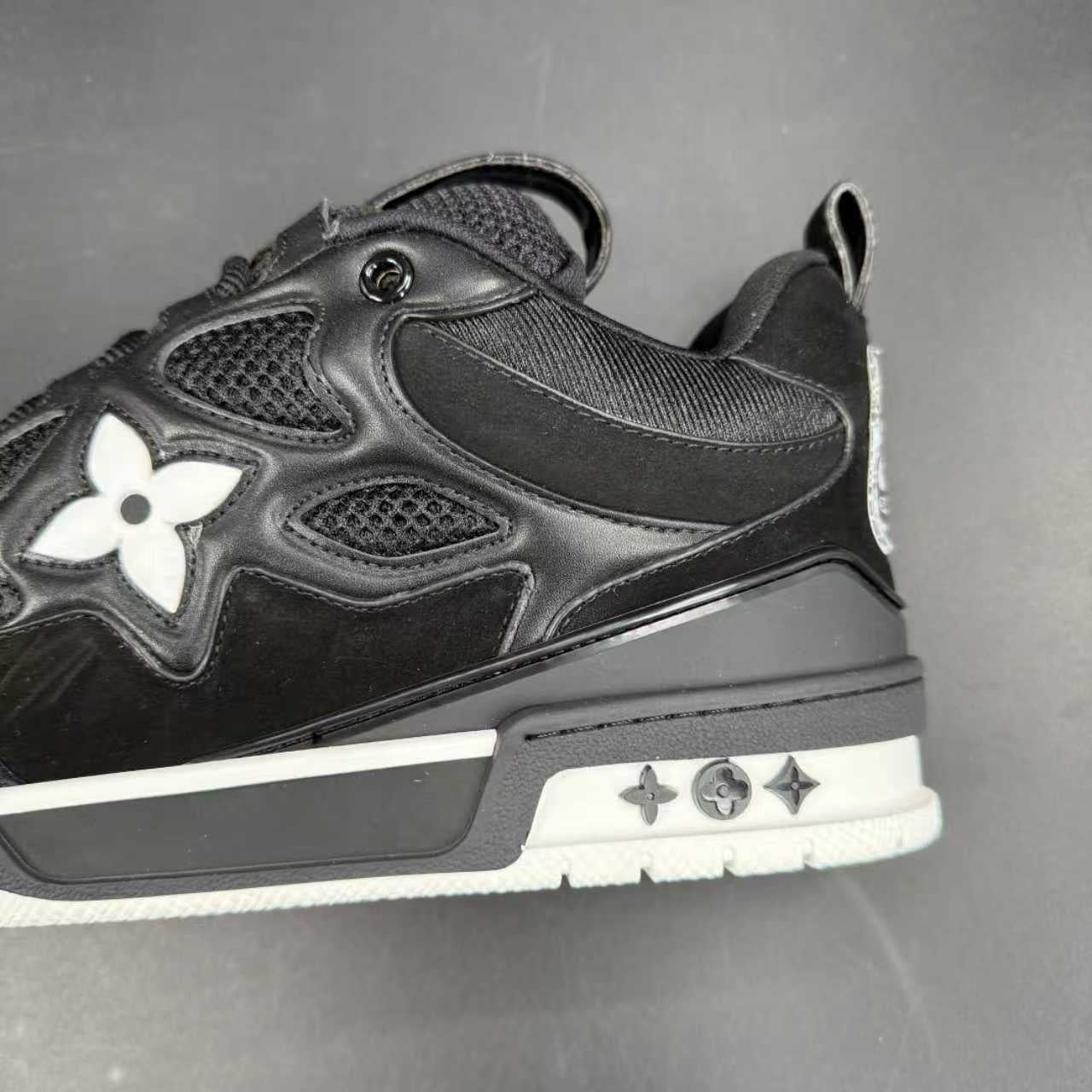 Skate Sneaker Black White