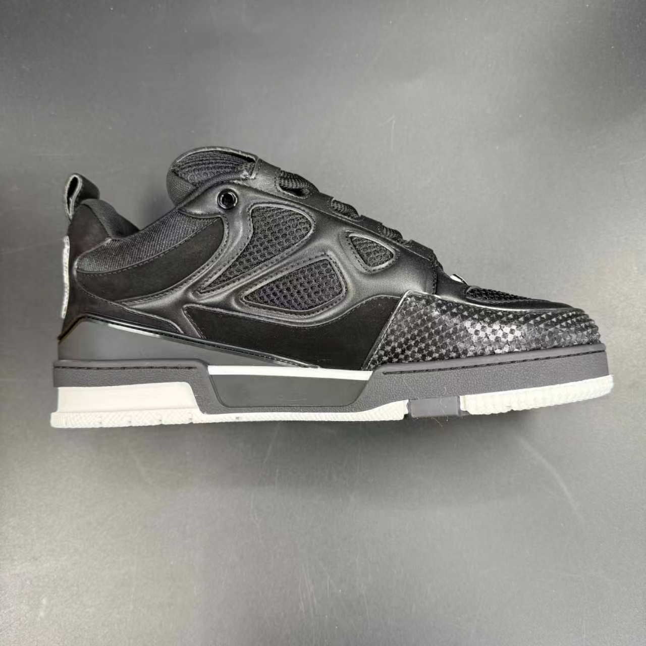 Skate Sneaker Black White
