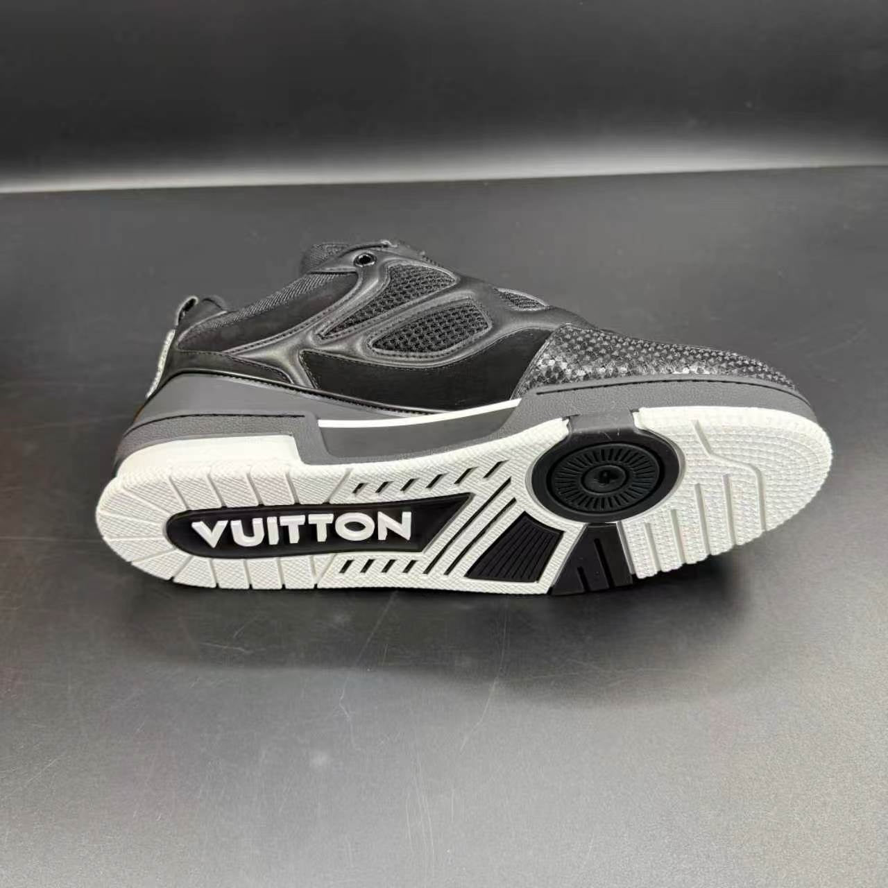 Skate Sneaker Black White