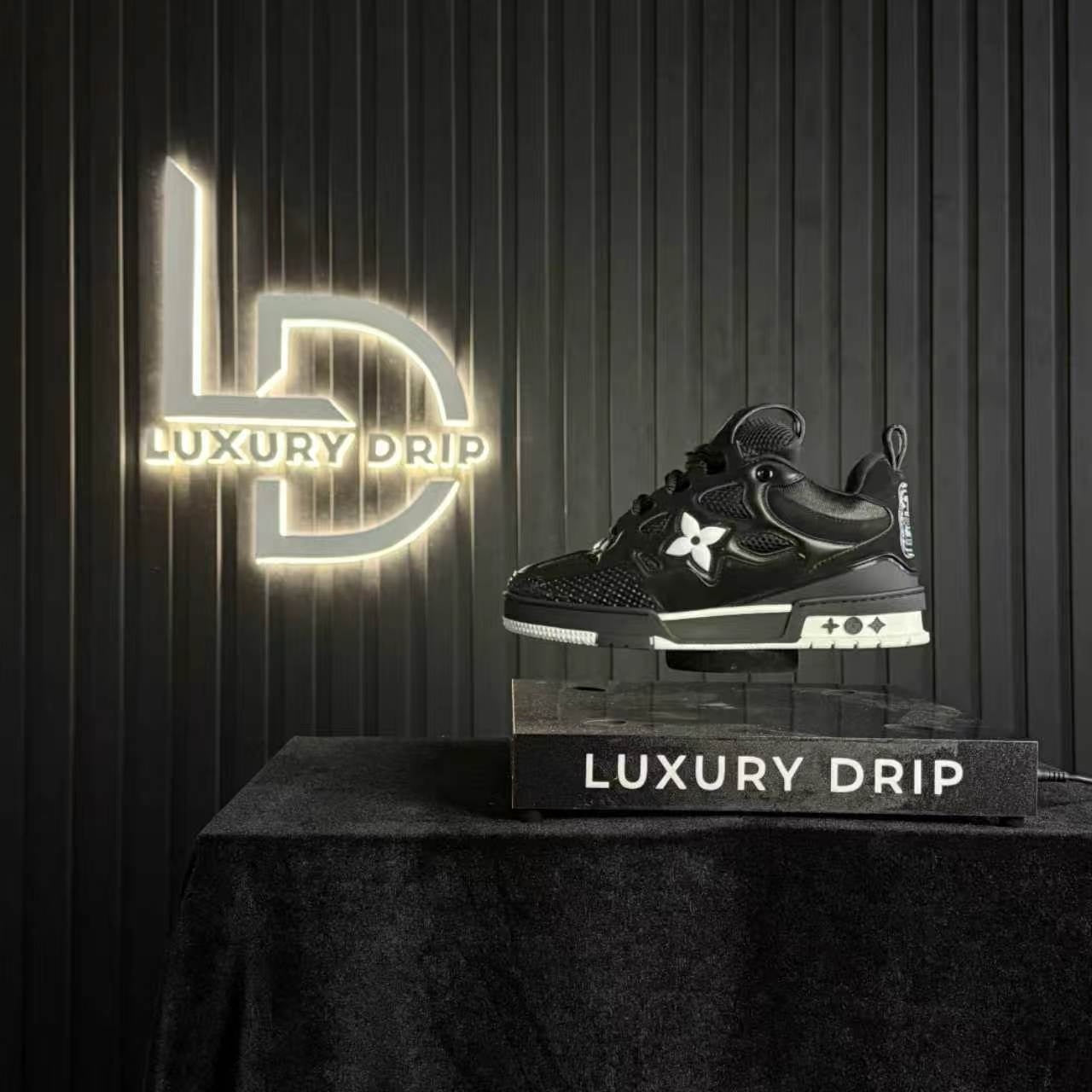 Skate Sneaker Black White