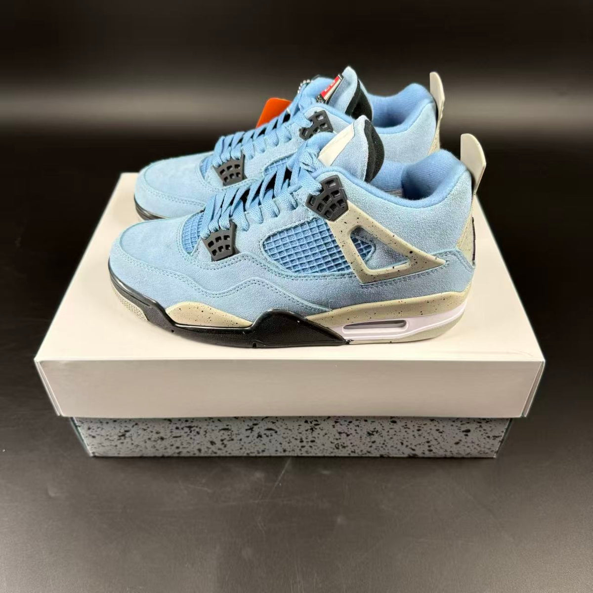 J4 RETRO UNIVERSITY BLUE