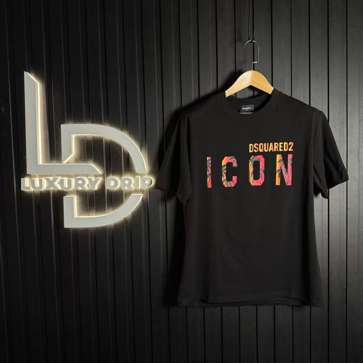 T-SHIRT