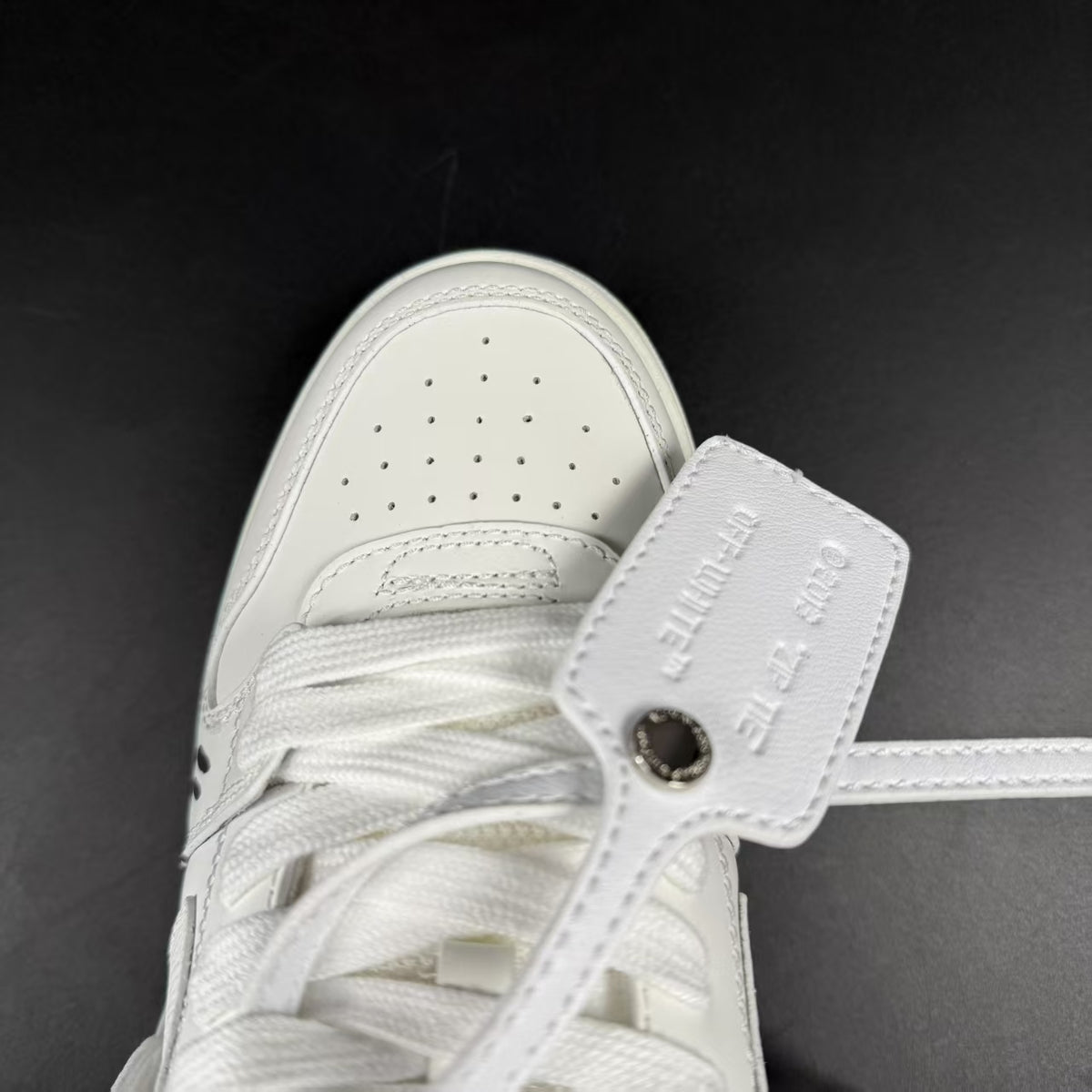 OFF-WHITE OUT OF OFFICE