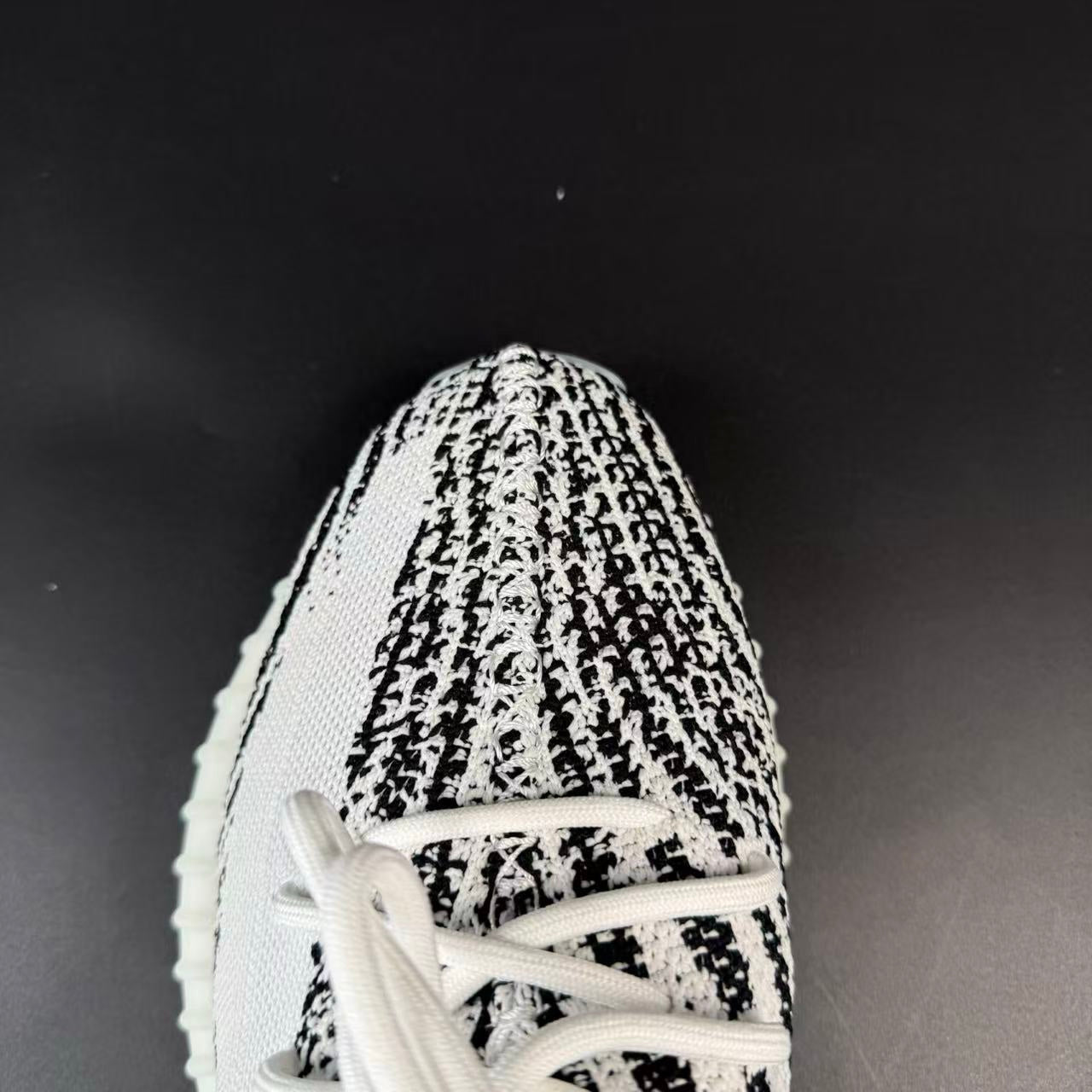 YZY – 350 V2