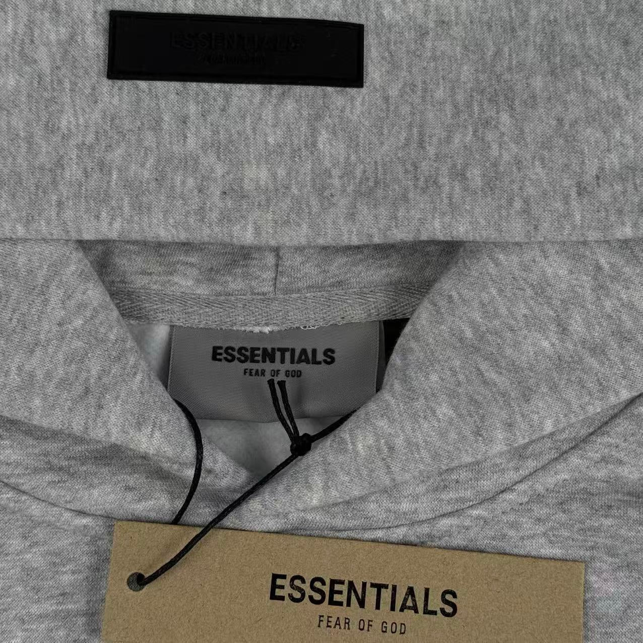TRACKSUIT ESSENTIAL