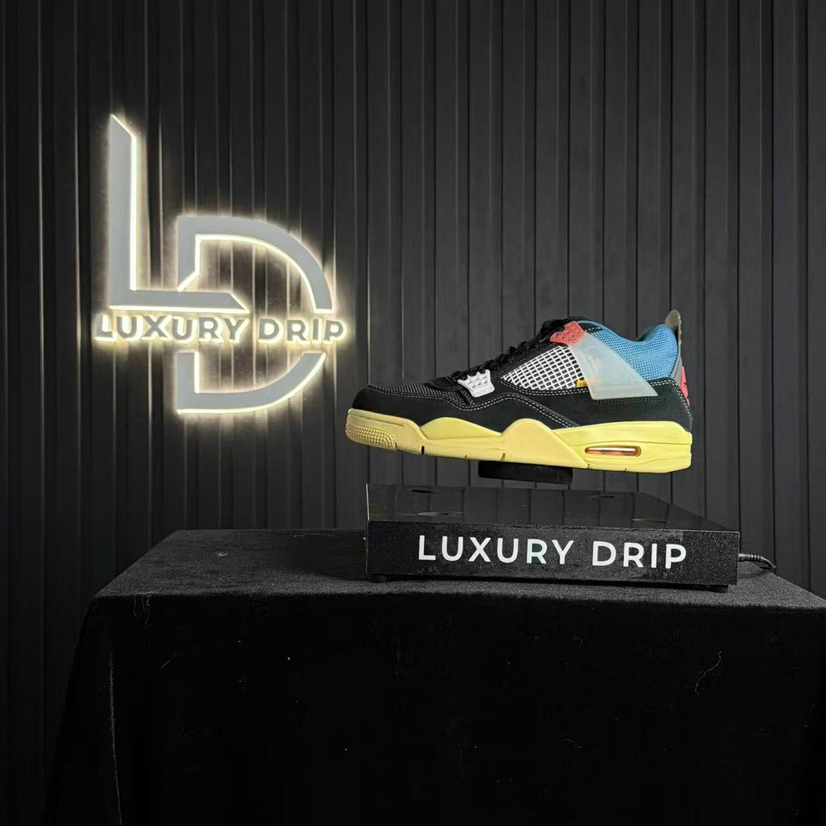 J4 RETRO UNIO OFF NOIR