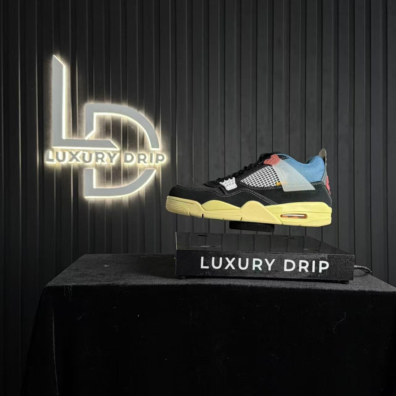 J4 RETRO UNIO OFF NOIR