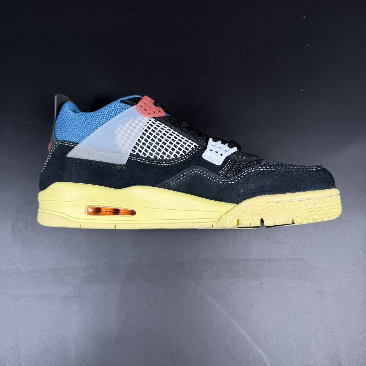 J4 RETRO UNIO OFF NOIR