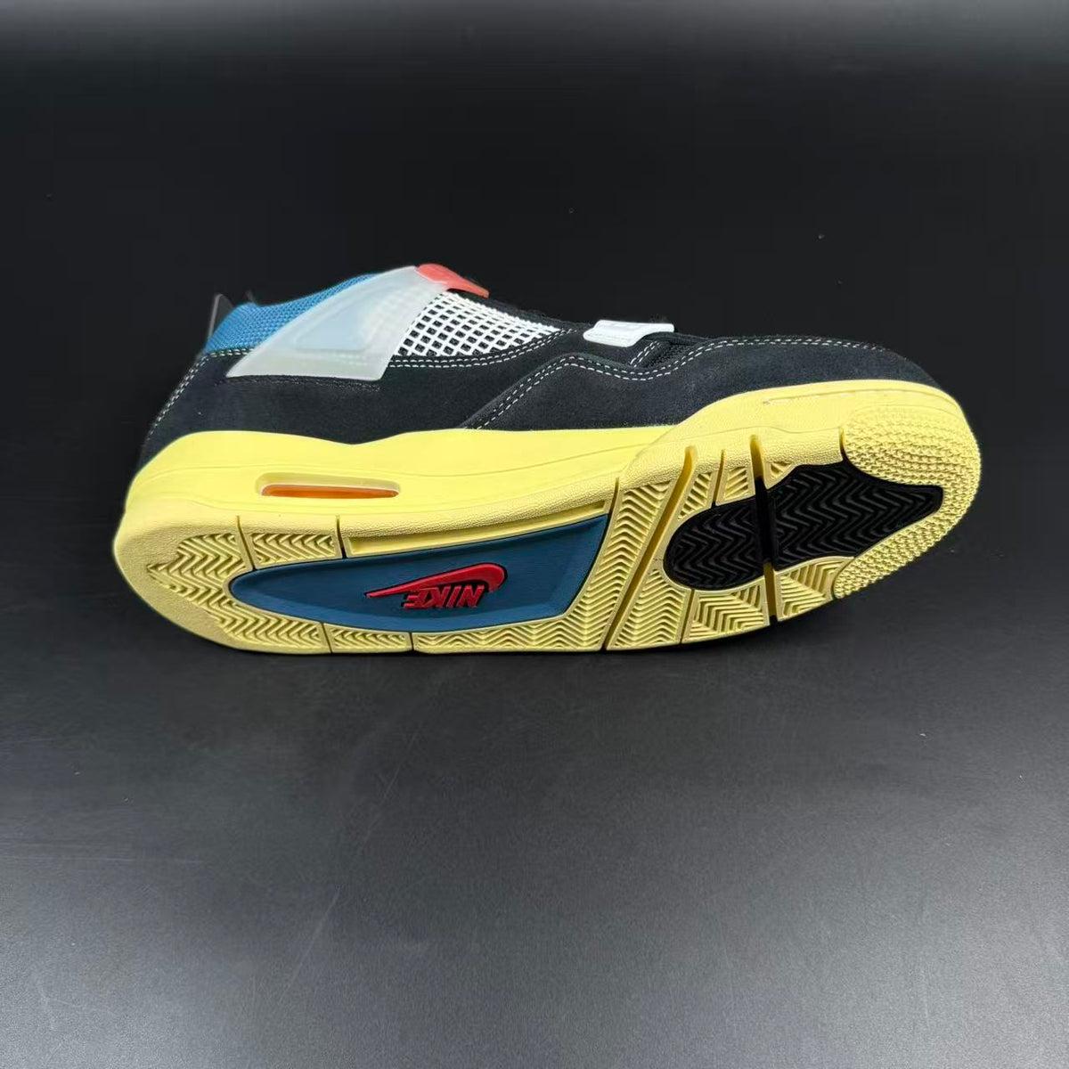 J4 RETRO UNIO OFF NOIR
