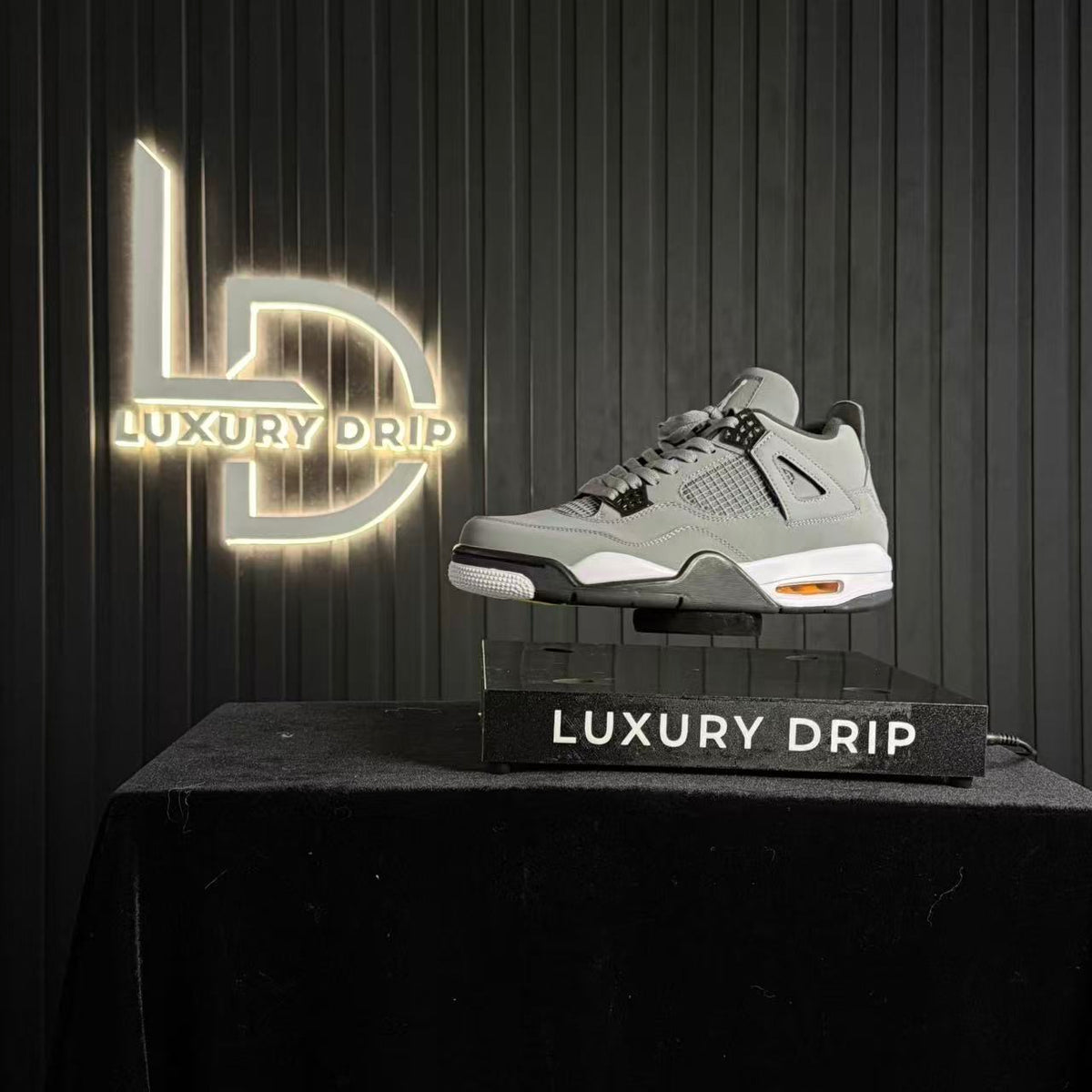 J4 RETRO COOL GREY