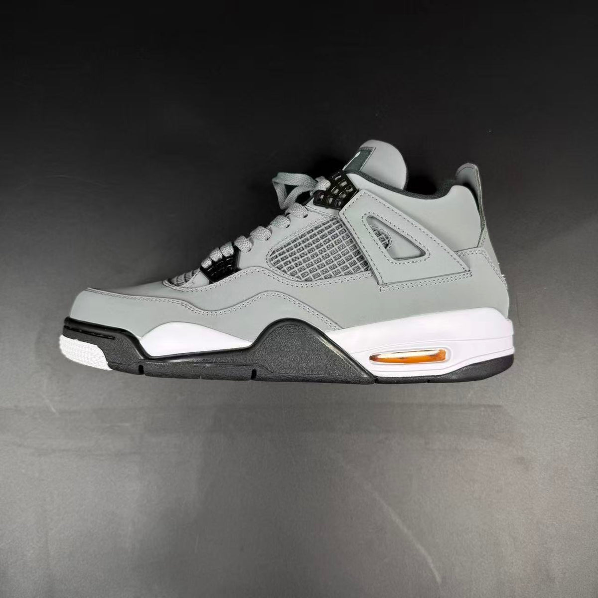 J4 RETRO COOL GREY