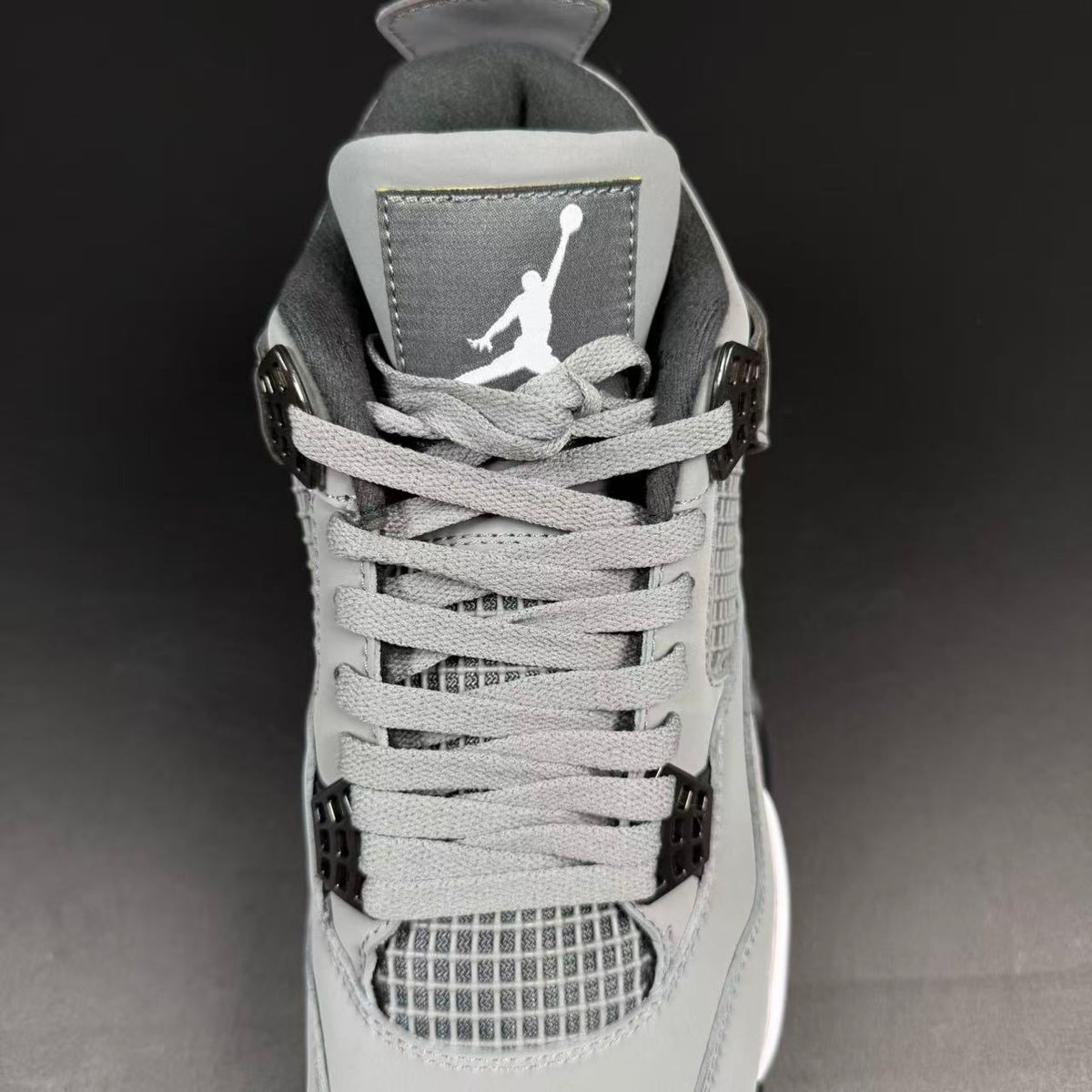 J4 RETRO COOL GREY