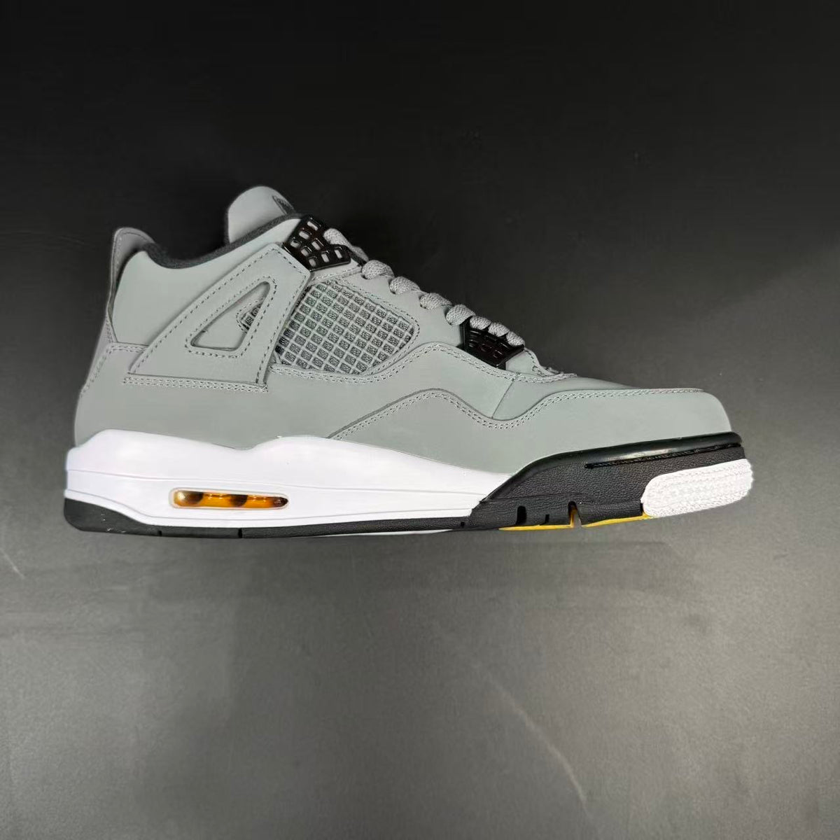 J4 RETRO COOL GREY
