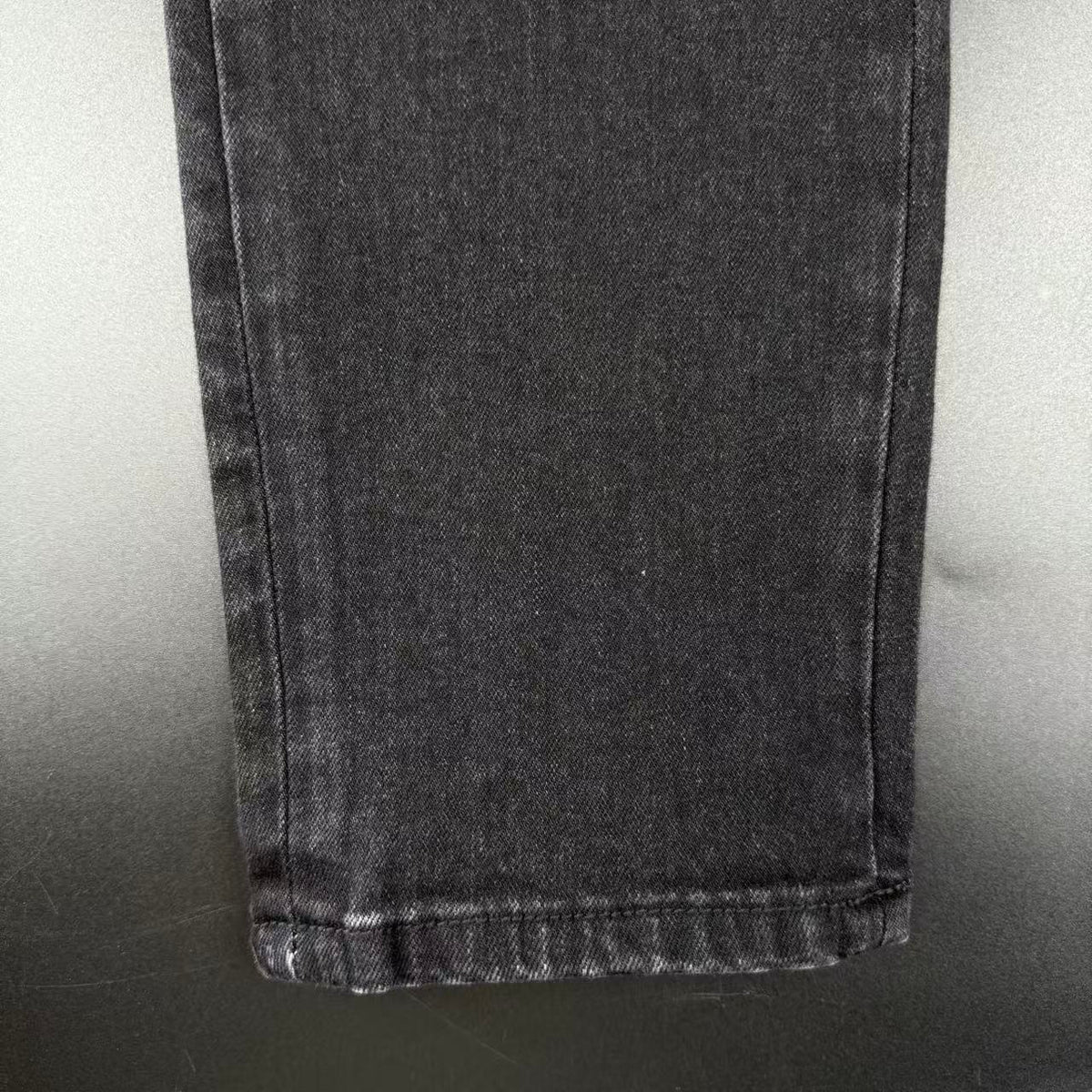 JEANS– WHITE LOGO