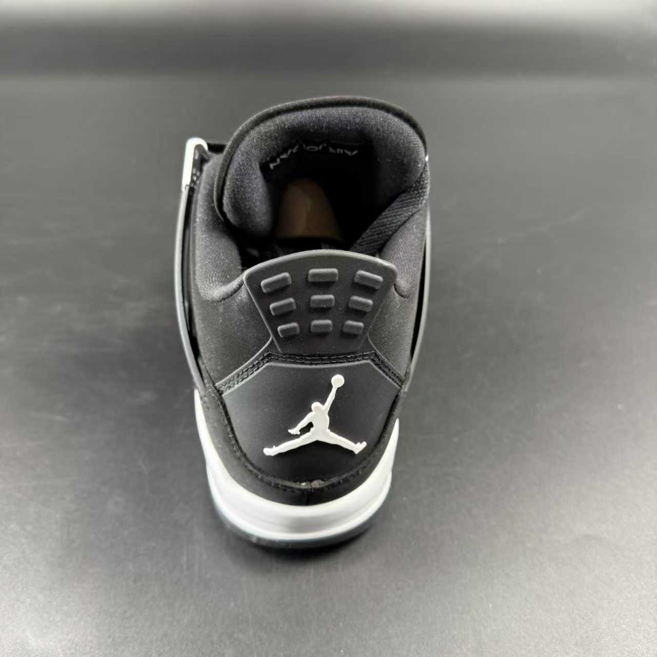 J4 RETRO THUNDER WHITE