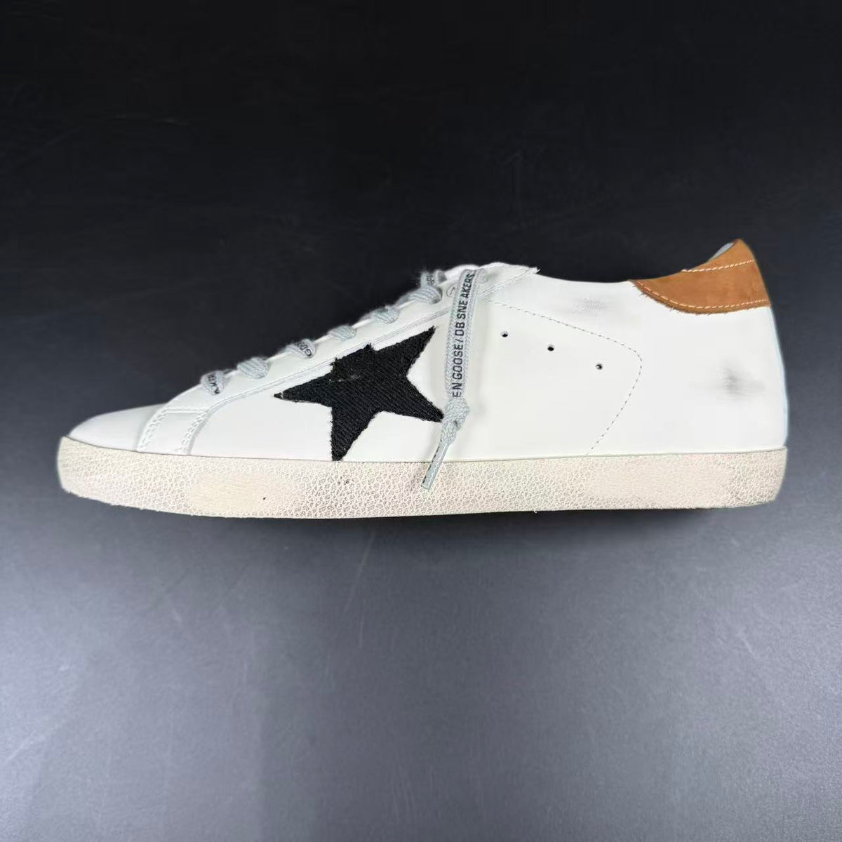 GOLDEN GOOSE