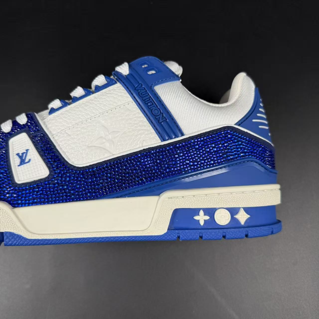 Trainer x swarovski