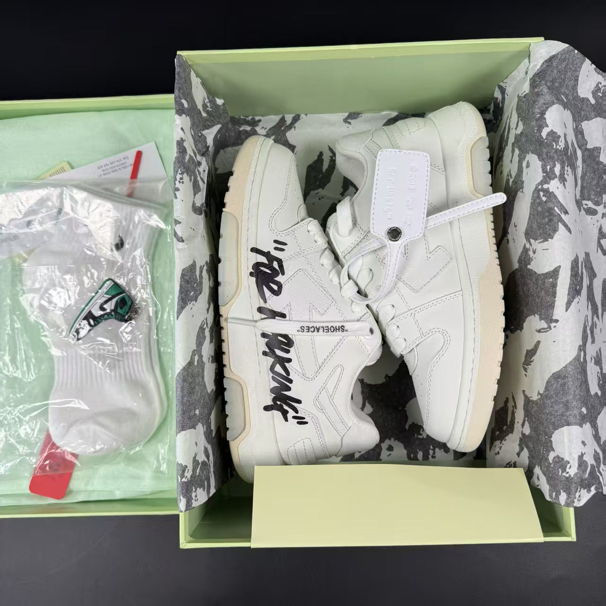 OFF-WHITE OUT OF OFFICE