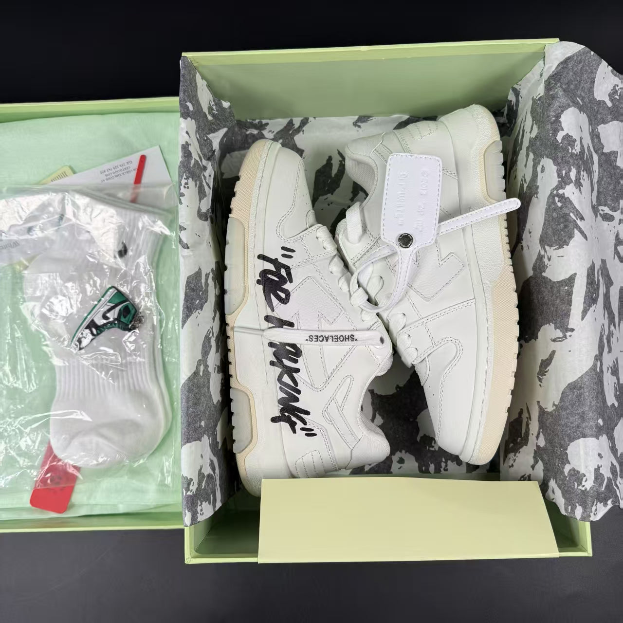 OFF-WHITE OUT OF OFFICE