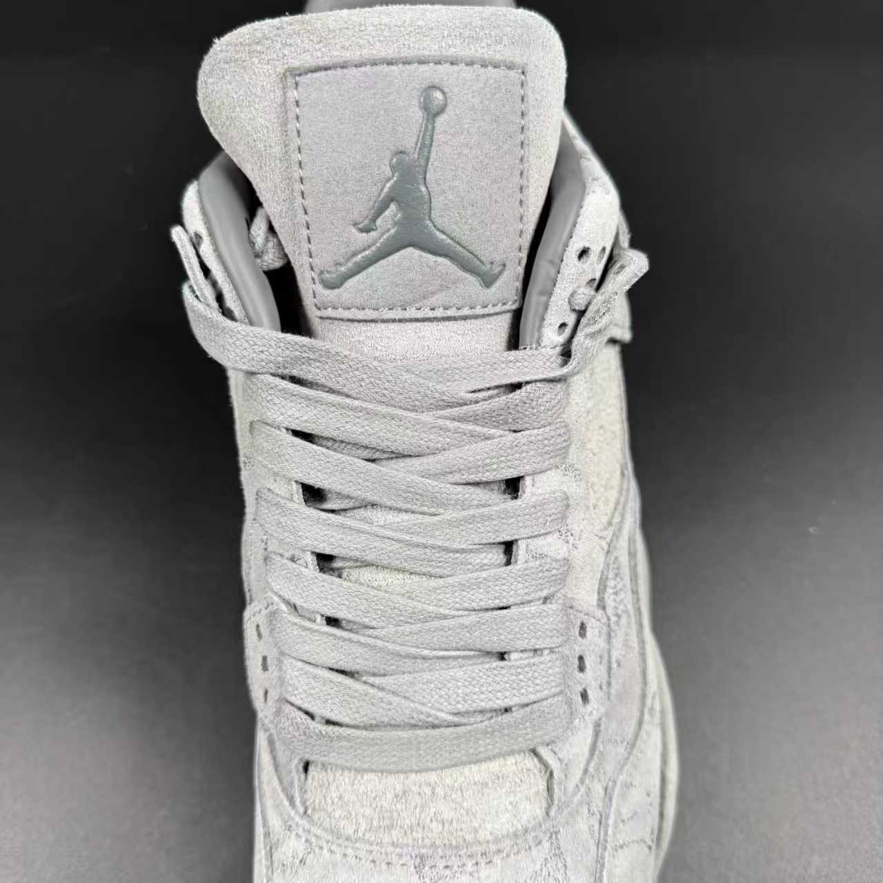 J4 RETRO KAWS