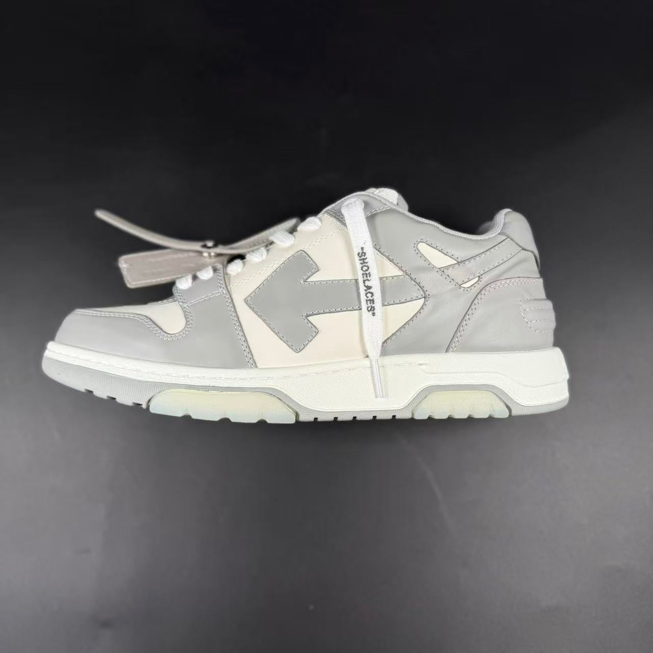 OFF-WHITE OUT OF OFFICE